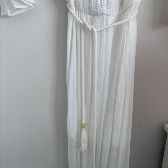 White Long Sleeve Dress. Off the shoulder - Picture 6 of 7